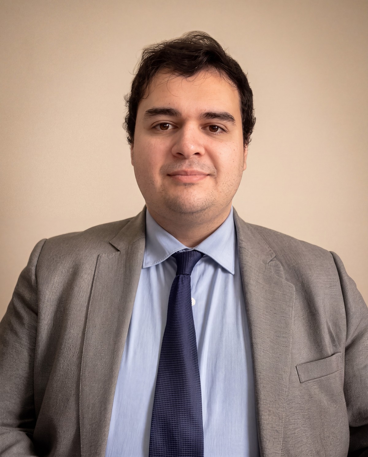 Carlos Fuentes Sandoval, Abogado